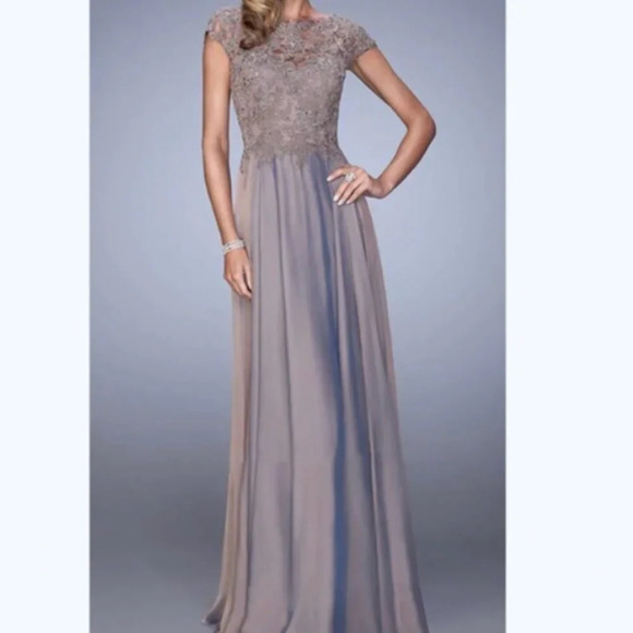 NWT La Femme Floral Embroidery Chiffon Column Gown in Cocoa Size 6 - Picture 1 of 5